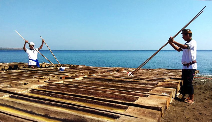 salt making bali